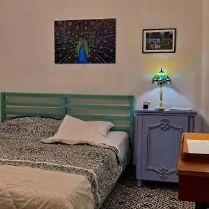 κάντε κράτηση εδώ